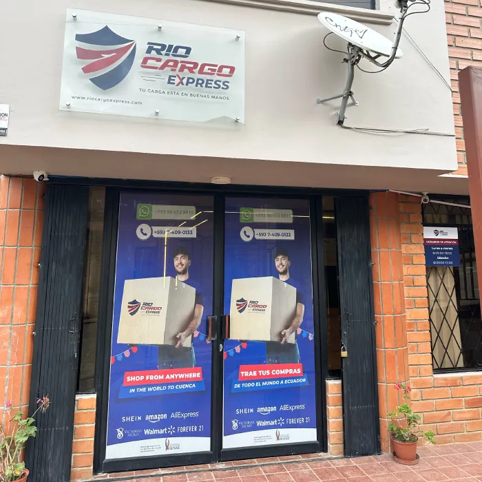 Fachada de la sede de RioCargo Express en Cuenca